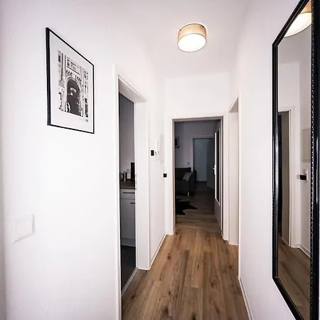 Wohlfuehl-oase Mitten In Der Stadt - Garten, Grill, Netflix Und Drucker דירה לייפציג