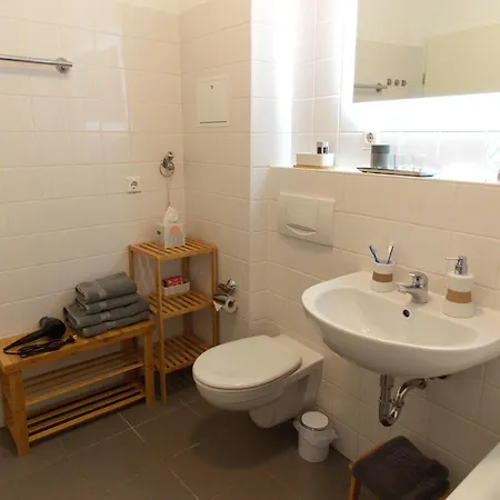 Wohlfuehl-oase Mitten In Der Stadt - Garten, Grill, Netflix Und Drucker Διαμέρισμα