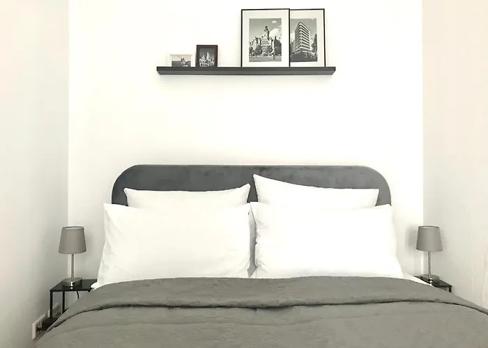 Apartment Wohlfuehl-oase Mitten In Der Stadt - Garten, Grill, Netflix Und Drucker