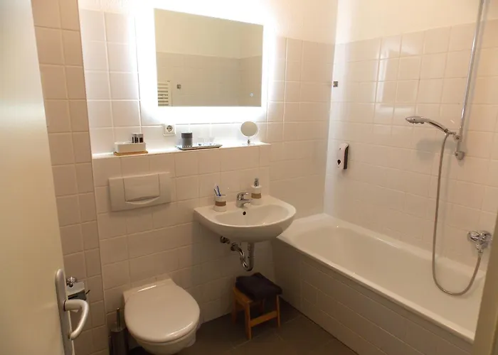 Wohlfuehl-oase Mitten In Der Stadt - Garten, Grill, Netflix Und Drucker