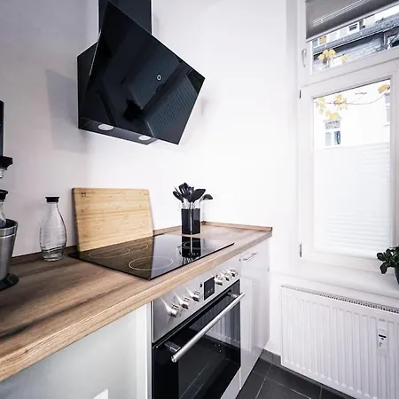 Wohlfuehl-oase Mitten In Der Stadt - Garten, Grill, Netflix Und Drucker Apartamento Leipzig