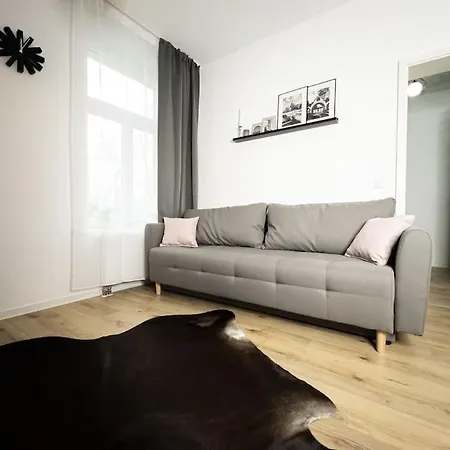 Wohlfuehl-oase Mitten In Der Stadt - Garten, Grill, Netflix Und Drucker