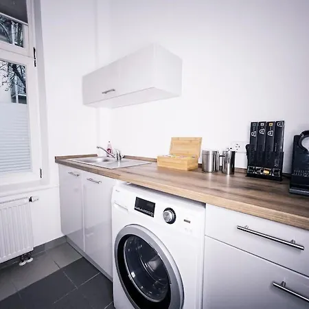 Wohlfuehl-oase Mitten In Der Stadt - Garten, Grill, Netflix Und Drucker Apartamento *