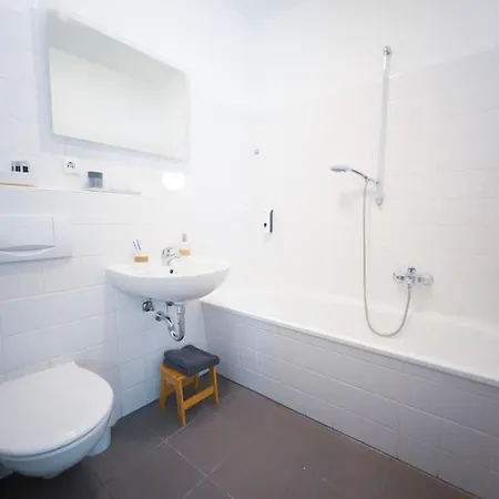 Wohlfuehl-oase Mitten In Der Stadt - Garten, Grill, Netflix Und Drucker Apartamento