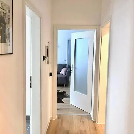 Wohlfuehl-oase Mitten In Der Stadt - Garten, Grill, Netflix Und Drucker Apartman