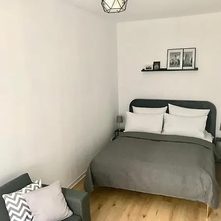 Apartmán Wohlfuehl-oase Mitten In Der Stadt - Garten, Grill, Netflix Und Drucker Lipsko