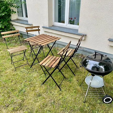 Wohlfuehl-oase Mitten In Der Stadt - Garten, Grill, Netflix Und Drucker Lipsko