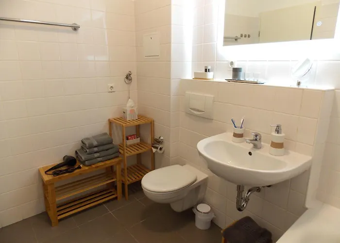 Wohlfuehl-oase Mitten In Der Stadt - Garten, Grill, Netflix Und Drucker 아파트